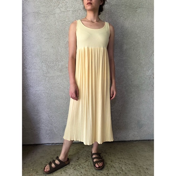 Vintage Dresses & Skirts - VINTAGE | soft yellow minimalist tee shirt dress